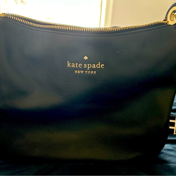 Black cross body bag/purse with black &white straps - Picture 1 of 3